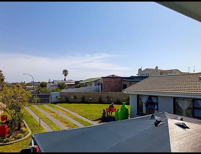 5 BEDROOM HOUSE FOR SALE IN DANA BAY